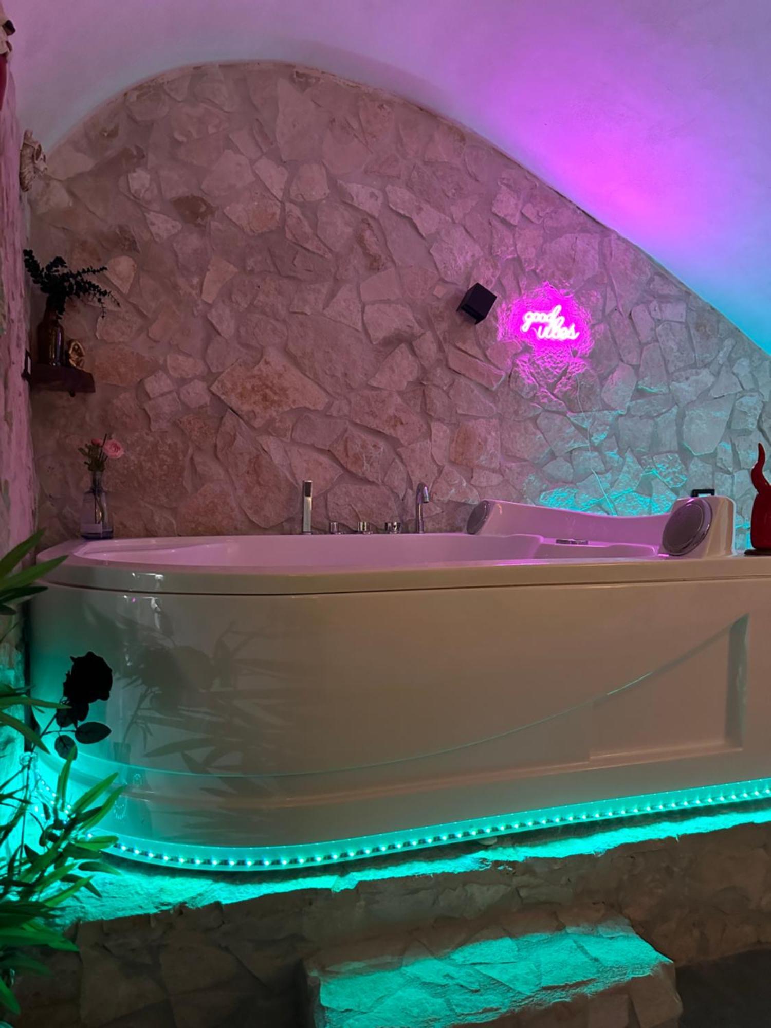 Centro - Grottino Con Vasca Idromassaggio Apartment Naples