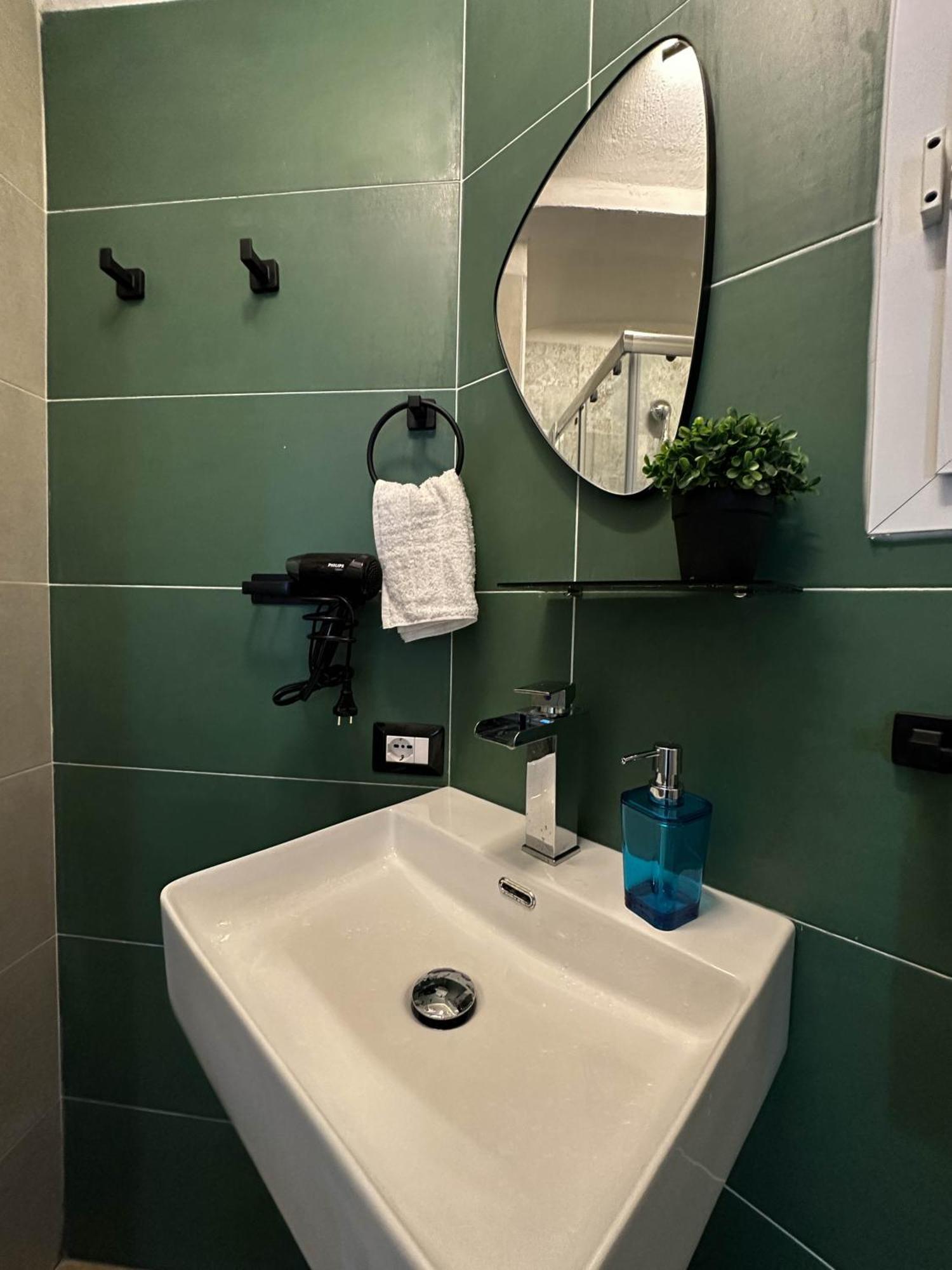 Apartment Centro - Grottino Con Vasca Idromassaggio Naples