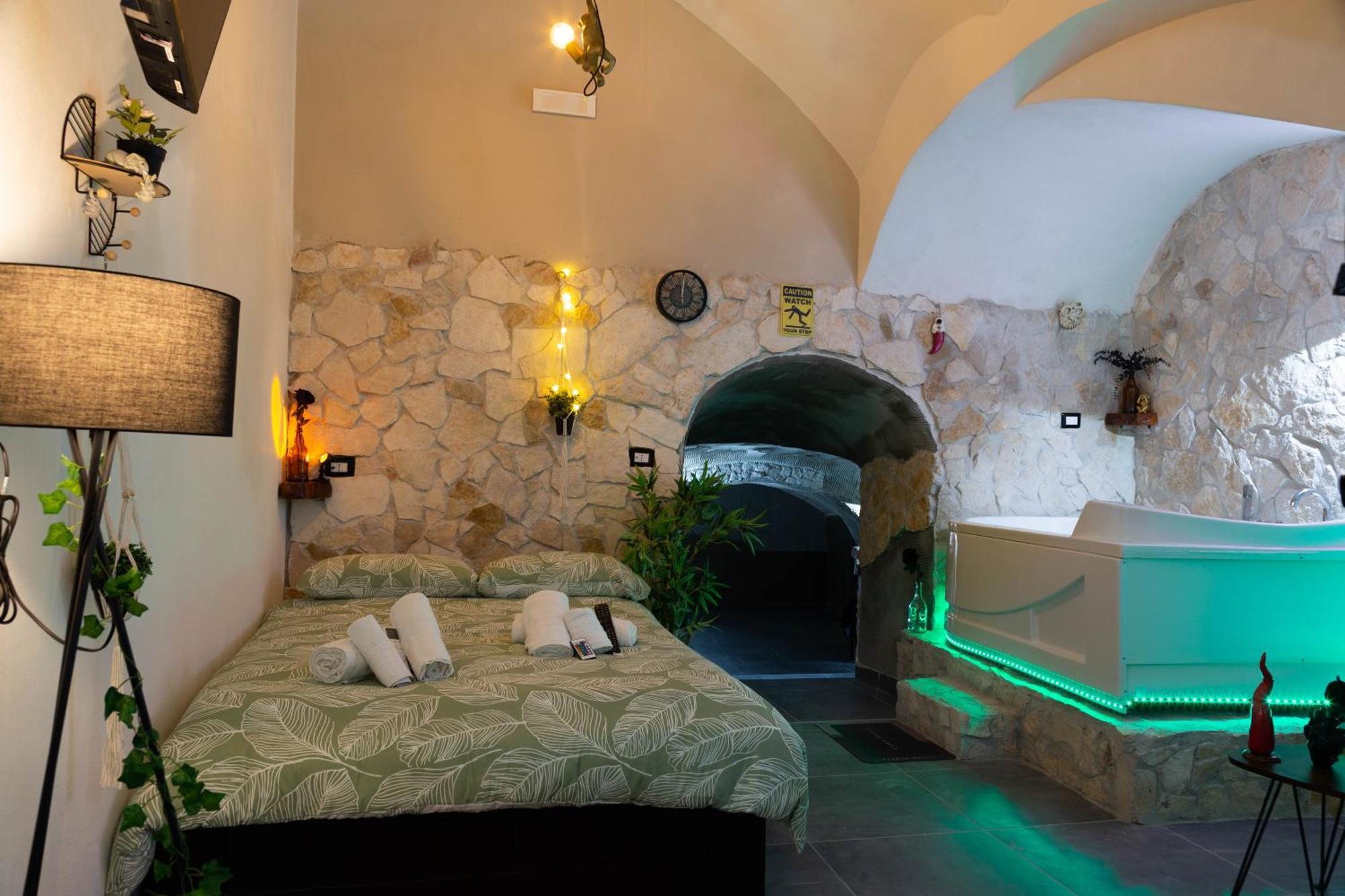 Centro - Grottino Con Vasca Idromassaggio Apartment